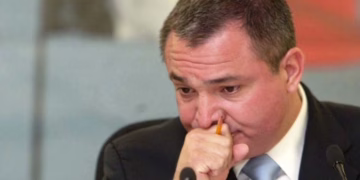 Detienen excolaborador de García Luna por desvío de 5 mmdp