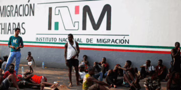 Sheinbaum anuncia protocolo contra extorsión en INM