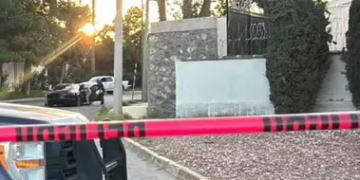 Hombre ejecutado en estacionamiento de supermercado en Juárez