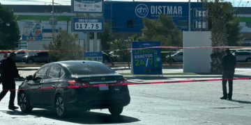 Ejecutan a hombre con 40 disparos dentro de vehículo en Las Arcadas
