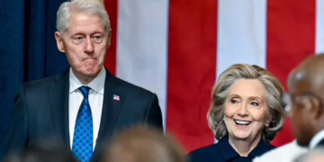 Los Clinton desafían al Congreso y rechazan declarar en investigación sobre Epstein