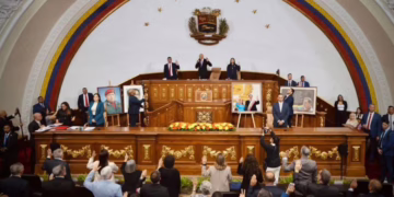 Detienen a 14 periodistas en cobertura de nueva Asamblea Nacional en Caracas