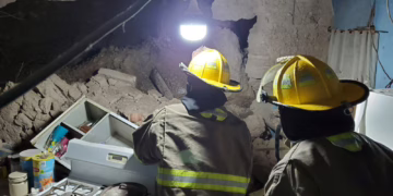Bomberos atienden derrumbe en Fronteriza Baja