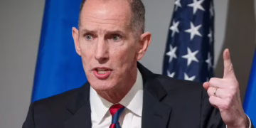Renuncia precandidato republicano en Minnesota por operativos migratorios