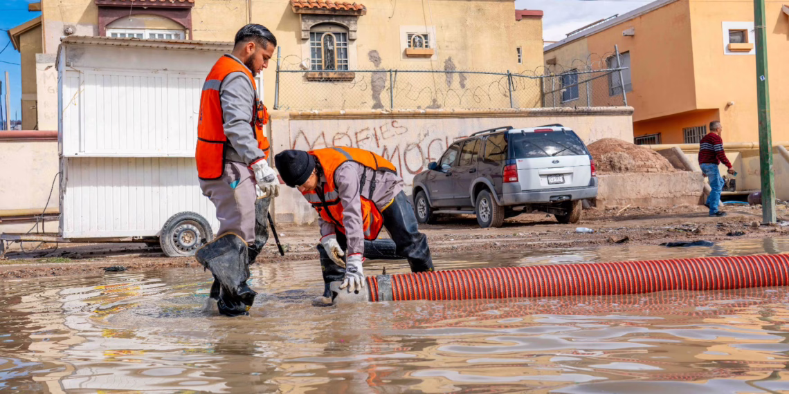 Continúan trabajos de desazolve en Villa Residencial del Real