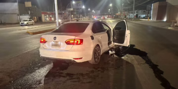 Conductor pierde control y daña infraestructura del Juárez Bús por exceso de velocidad