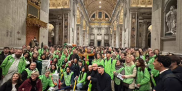 Jubileo: la última peregrinación de los voluntarios a la Puerta Santa