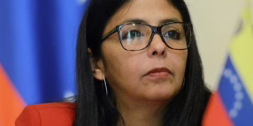 Tras las huellas de… Delcy Rodríguez
