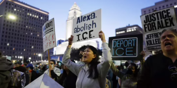 Protestan en Los Ángeles  por  asesinato de enfermero a manos de federales y exigen abolir el ICE
