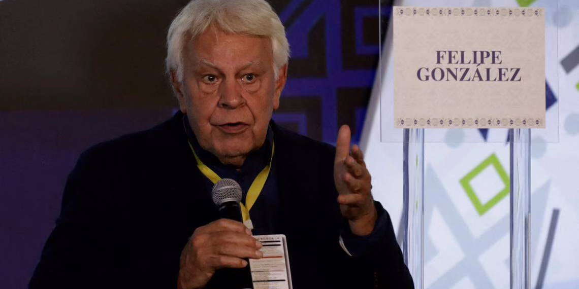 Felipe González califica a Trump de “rematadamente loco”; pide a Europa reaccionar