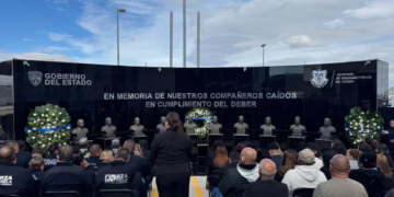Homenaje póstumo a custodios caídos en Cereso de Juárez