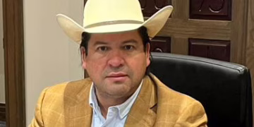 Ganaderos de Chihuahua contratan cabildeo en Washington para reapertura fronteriza