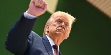 Trump amenaza con invocar el Artículo 5 de la OTAN para frenar la migración en la frontera sur