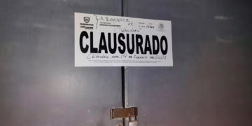 Gobernación clausura 8 negocios por irregularidades en venta de alcohol