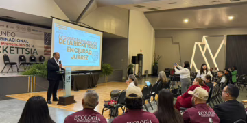 Director de Ecología expone acciones contra rickettsia en foro binacional