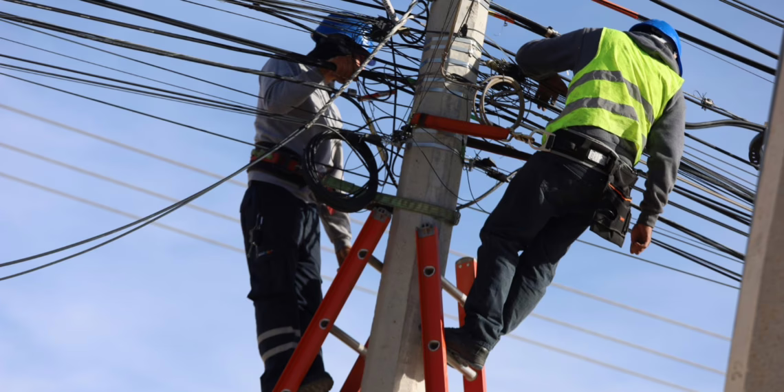 Retiran 58 kilómetros de cableado aéreo
