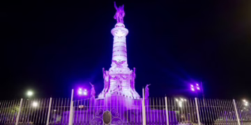 Alcalde inaugura iluminación LED en Plaza y Monumento a Benito Juárez