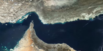 Irán cierra el estrecho de Ormuz tras ataques de EE.UU. e Israel