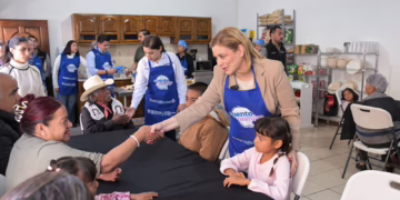Maru Campos inaugura comedor comunitario en Meoqui