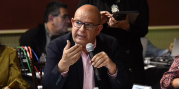 Cuauhtémoc Estrada propone redistribución equitativa del Impuesto Universitario