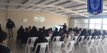  Capacita GOECHI a estudiantes de Rosales contra la violencia escolar