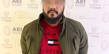 Decomisan droga y cuatro armas largas en cateo en Madera