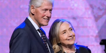 Los Clinton ceden y testificarán ante el Congreso por caso Epstein