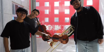 Tres talentos de la UACJ participan en gira nacional sinfónica