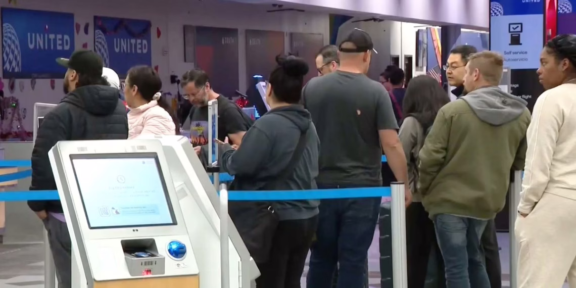 Gobierno de México descarta reporte de drones tras caos aéreo en El Paso