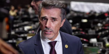 Abre Morena proceso sancionador contra Sergio Mayer por integrarse a reality show
