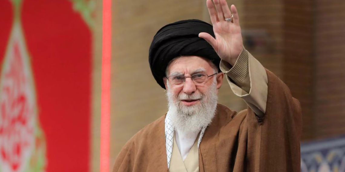 Irán desmiente muerte de Jamenei tras ataque israelí-estadounidense
