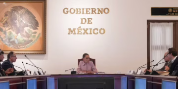 Sheinbaum firma acuerdo con Moderna para producir vacunas en México