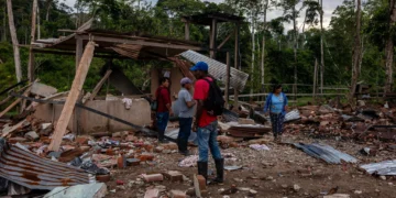 EE. UU. y Ecuador bombardea “campamento narco” en San Martín. NYT investiga: era una finca lechera