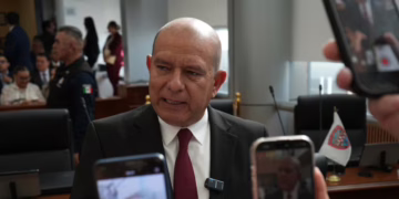 Cuauhtémoc Estrada critica informe de Maru Campos y defiende derecho a movilidad en Juárez