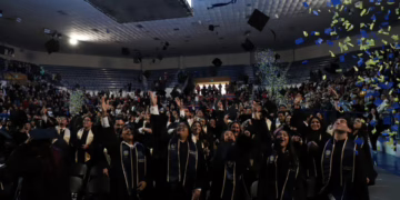 UACJ gradúa a 1,692 profesionistas en tres ceremonias magnas