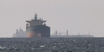 Trump urge a aliados y a China enviar buques para reabrir el estrecho de Ormuz mientras la guerra con Irán escala en el Golfo y Líbano