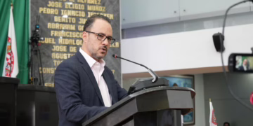 Diputado Soto propone eximir de multas a conductores por daños causados por baches