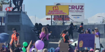 Miles marchan en Chihuahua y Juárez por el 8M contra la violencia de género