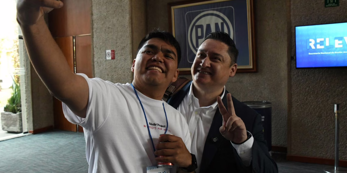 Jóvenes deben asumir responsabilidad política desde ahora: Alfredo Chávez