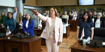 Ada Miriam Aguilera rinde protesta como titular de la CEDH