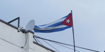 Cuba repudia expulsión de su embajada en Ecuador y la califica de «arbitraria e injustificada»
