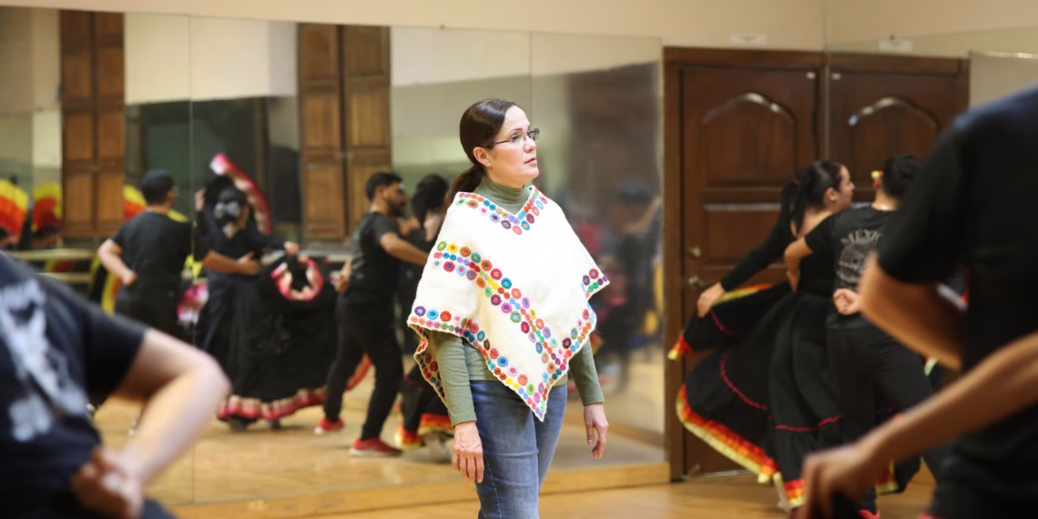 Reconocen trayectoria de Lilia Ruvalcaba en la danza folklórica