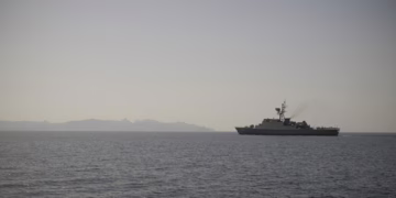 Trump advierte a Irán con «consecuencias militares sin precedentes» por posible minado del estrecho de Ormuz