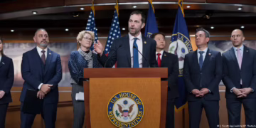 Senado de EE.UU. apoya ofensiva militar de Trump en Irán