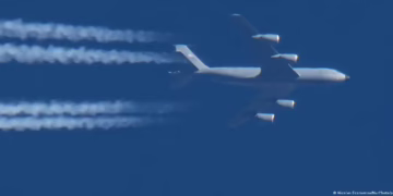 Avión cisterna KC-135 de EE.UU. se estrella en Irak tras supuesto ataque de milicias proiraníes