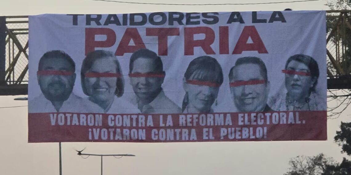 Lonas llaman “traidores a la patria” a diputados oaxaqueños del PT y PVEM por votar contra reforma electoral