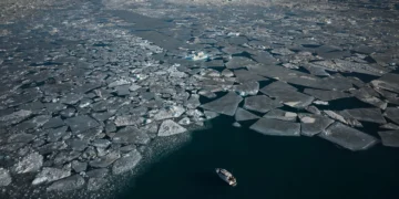 Ártico alcanza récord de menos hielo marino en invierno