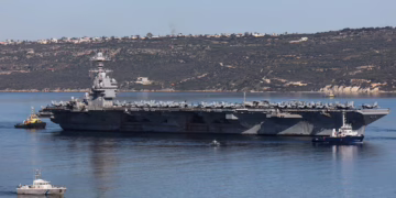 Retiran del mar Rojo al portaaviones USS Gerald Ford tras incendio de 30 horas 