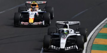 Checo Pérez completa el debut de Cadillac en Australia con P16
