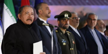 Ortega y Murillo, cada vez más aislados tras la muerte de Khamenei